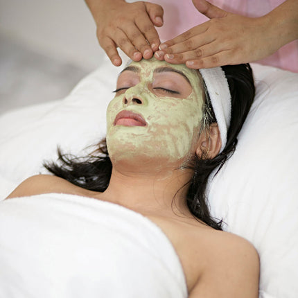 নতুন সূর্যবিহীন দিনে ত্বককে উজ্জ্বল রাখার ঘরোয়া উপায়